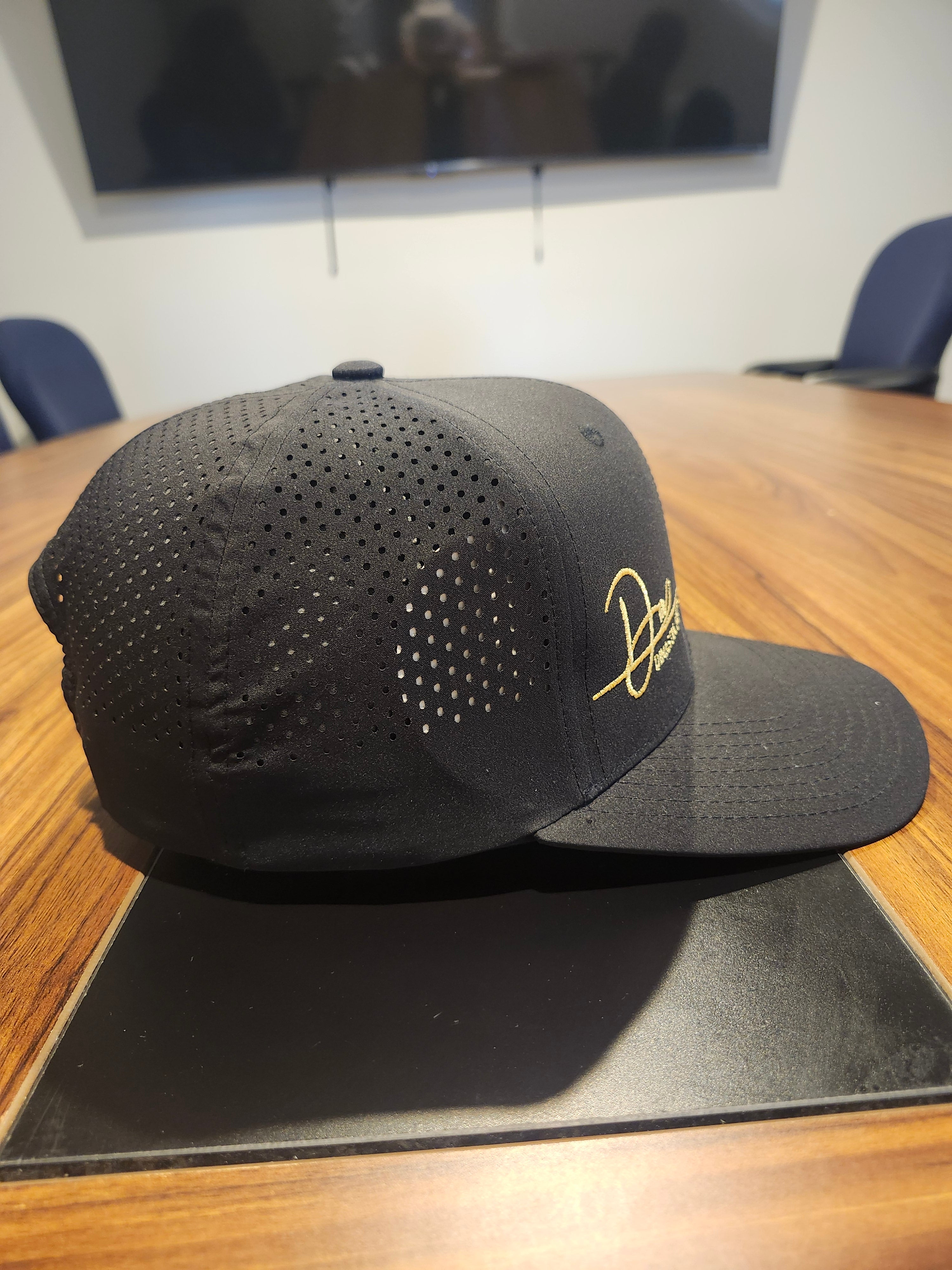 DM gallo dorado (sombrero)