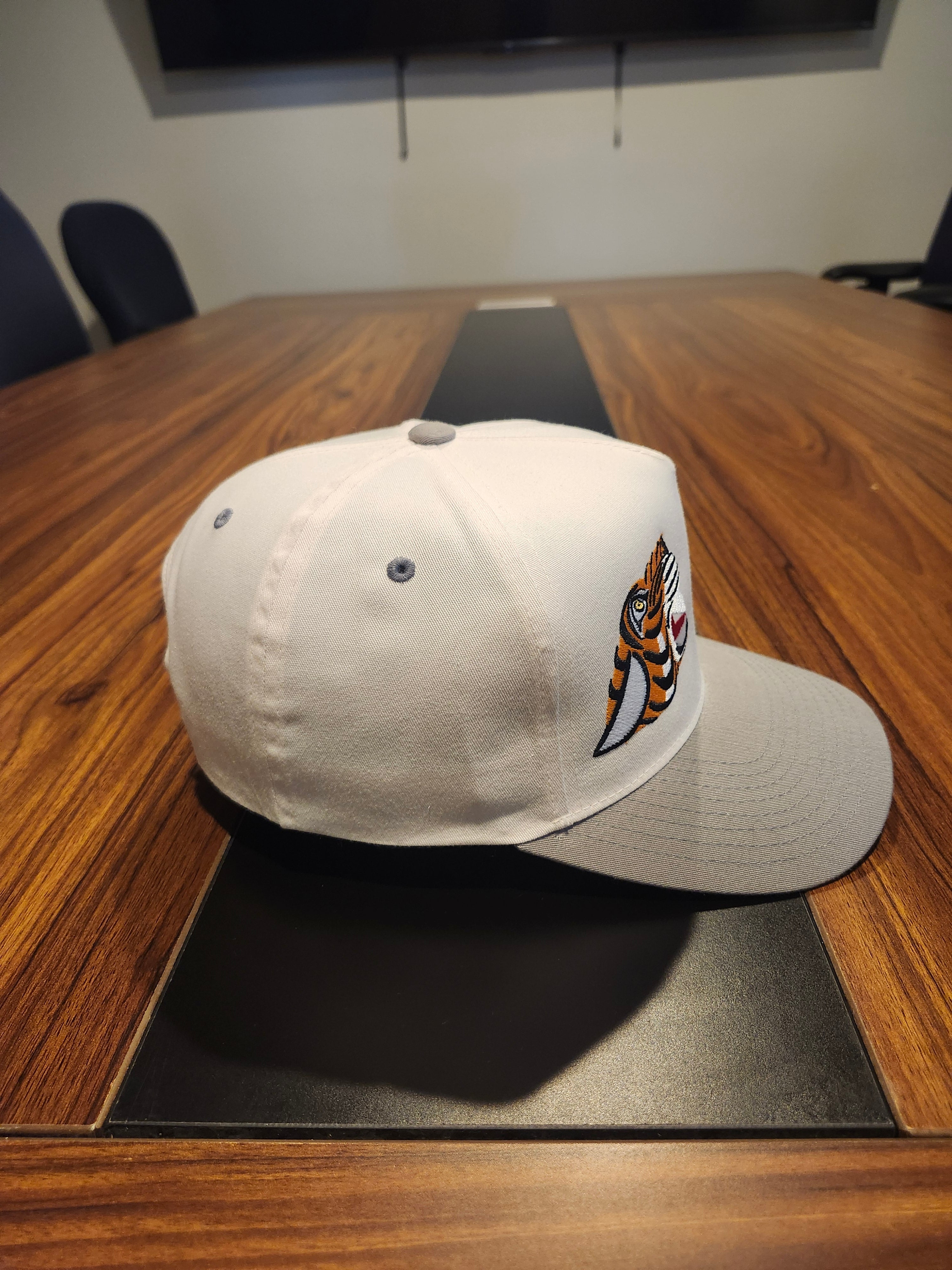 MD Tigre (edición lateral sombrero gris)